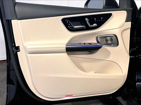New 2026 Mercedes-Benz GLC 300 4MATIC image 11