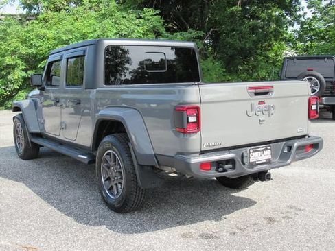 Used 2023 Jeep Gladiator Overland w/ LED Lighting Group AWD/4WD image 5