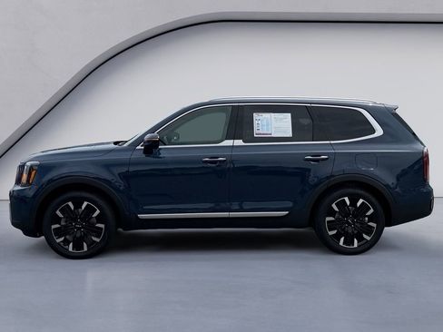 Used 2024 Kia Telluride SX w/ Towing Package FWD image 2
