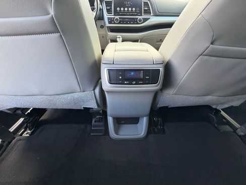 Used 2019 Toyota Highlander XLE w/ Carpet Mat Package (TMS) AWD/4WD image 27