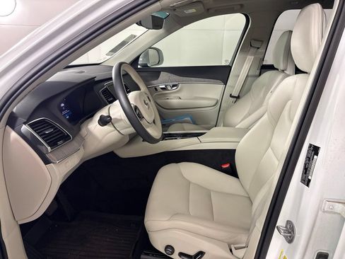 Used 2025 Volvo XC90 B6 Plus w/ Protection Package Premier AWD/4WD image 28