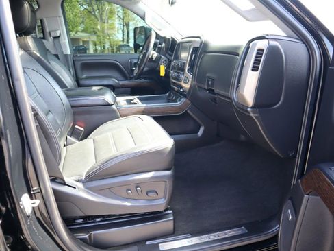 Used 2017 GMC Sierra 2500 Denali w/ Duramax Plus Package image 18