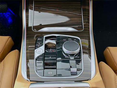 New 2026 BMW X5 xDrive50e w/ Climate Comfort Package image 17