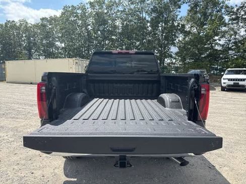 New 2026 GMC Sierra 2500 SLT w/ SLT Premium Package image 11