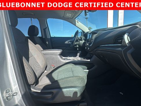 Used 2020 Chevrolet Traverse LT image 26