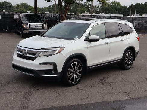 Used 2020 Honda Pilot Touring image 5