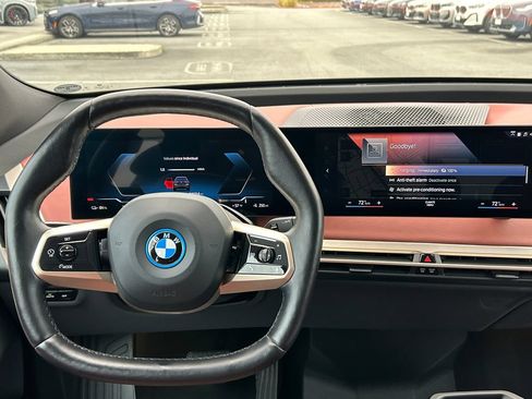 Used 2023 BMW iX xDrive50 AWD/4WD image 17