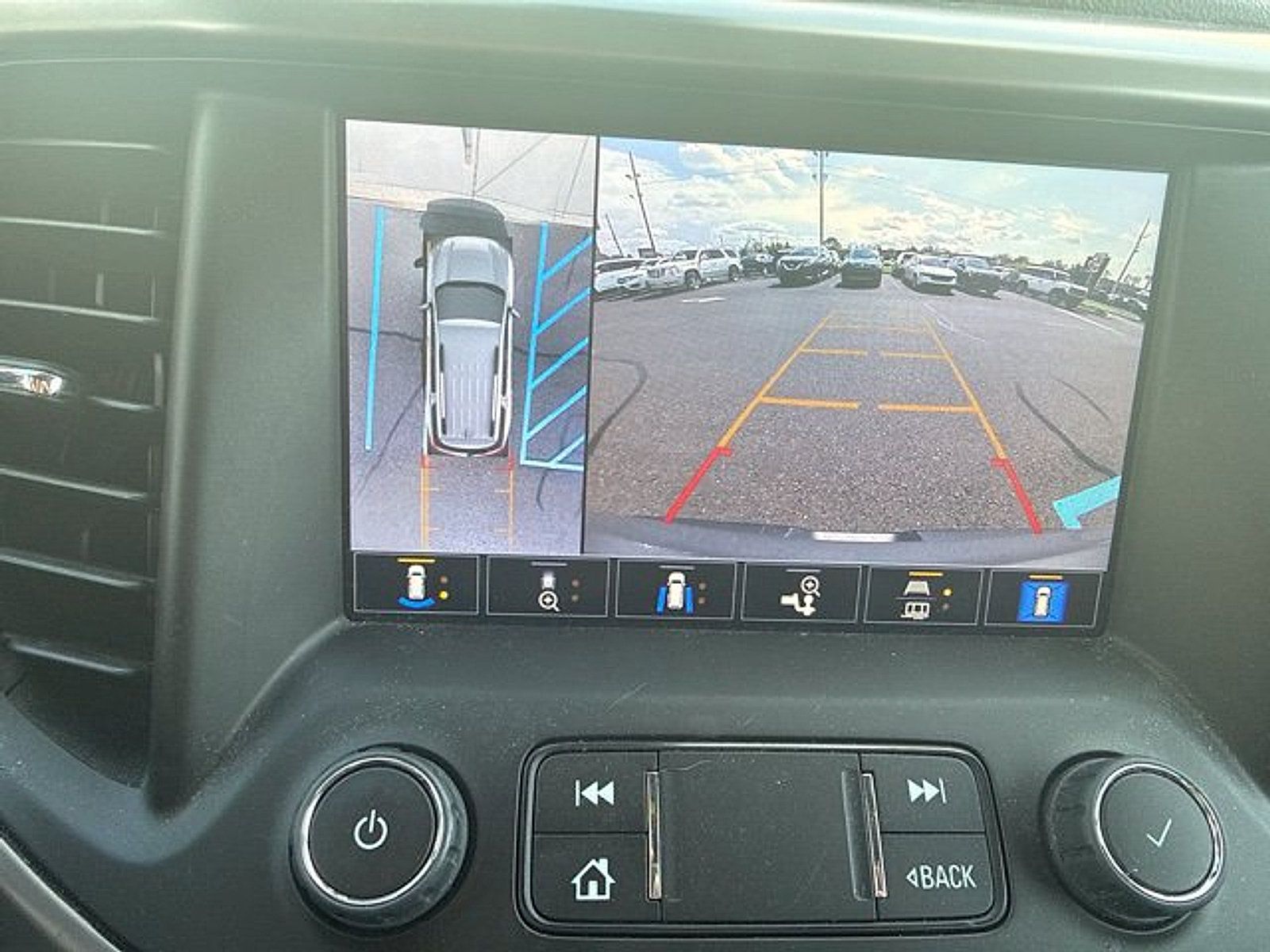 Used 2023 GMC Acadia AT4 w/ Technology Package AWD/4WD image 24