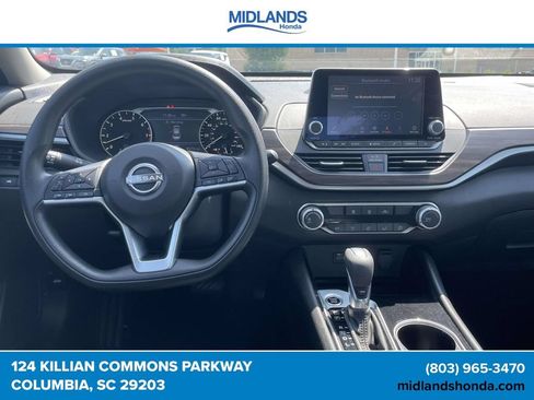 Used 2024 Nissan Altima 2.5 SV FWD image 11