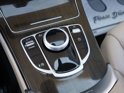 Used 2020 Mercedes-Benz C 300 C 300 Sedan image 40