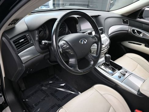 Used 2019 INFINITI Q70 L 3.7 image 10