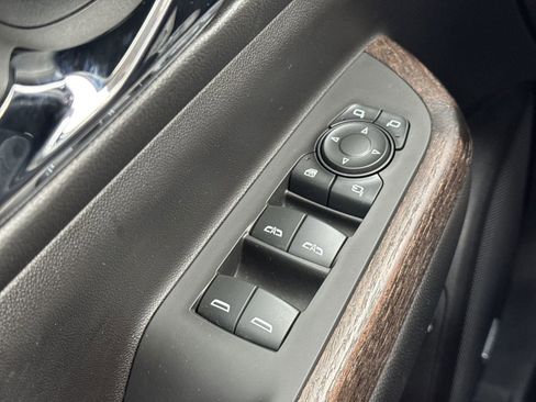 Used 2023 GMC Acadia Denali w/ Black Diamond Edition image 15