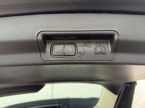 Used 2025 Ford Explorer Active image 36