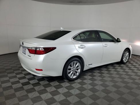 Used 2014 Lexus ES 300h image 4