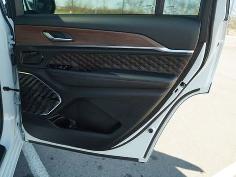 Used 2023 Jeep Grand Cherokee L Summit image 24