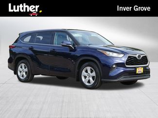 Used 2020 Toyota Highlander LE AWD/4WD video 1