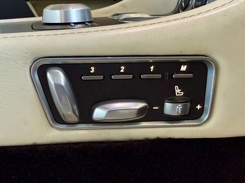 Used 2011 Aston Martin Rapide Luxe image 37