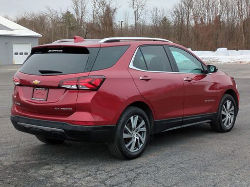 Used 2023 Chevrolet Equinox Premier image 3