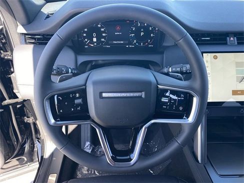 Used 2025 Land Rover Discovery Sport Dynamic SE image 6