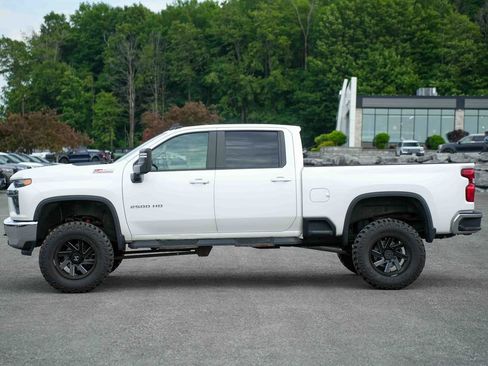 Used 2022 Chevrolet Silverado 2500 LT w/ Convenience Package AWD/4WD image 8