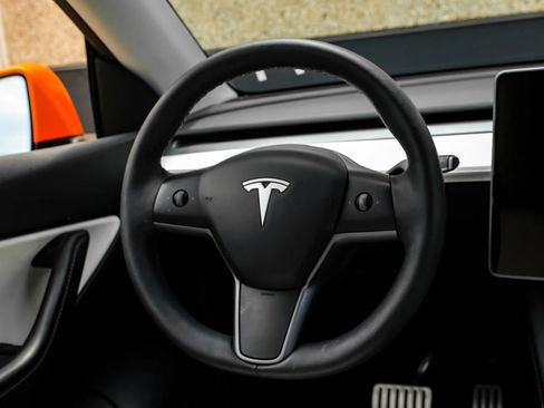 Used 2022 Tesla Model Y Performance AWD/4WD image 15