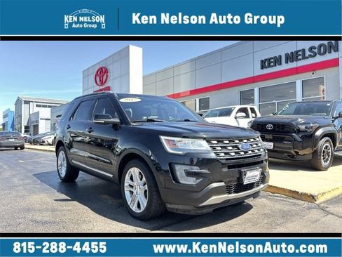 Used 2017 Ford Explorer XLT w/ Equipment Group 202A AWD/4WD image 1