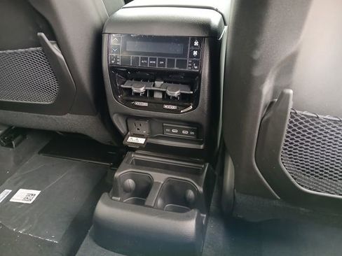 New 2026 Jeep Grand Cherokee L Limited AWD/4WD image 30