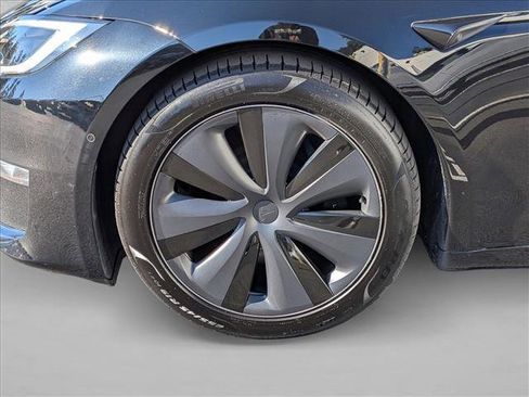 Used 2022 Tesla Model S image 10