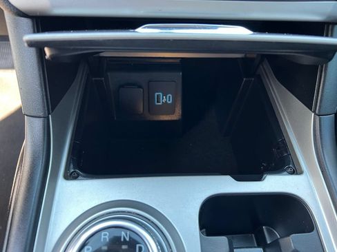 Used 2021 Ford Explorer XLT AWD/4WD image 36