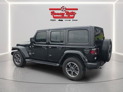Used 2023 Jeep Wrangler Unlimited Sahara w/ Cold Weather Group AWD/4WD image 3