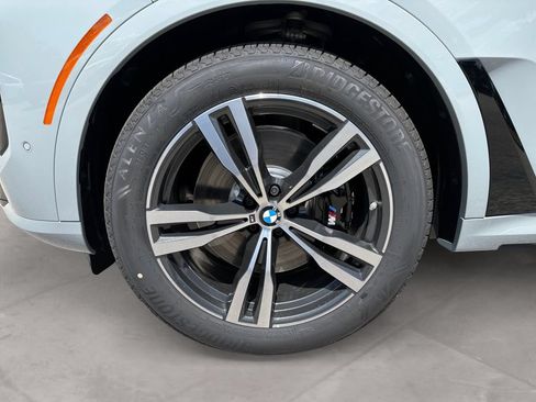 New 2027 BMW X7 xDrive40i w/ M Sport Package AWD/4WD image 12
