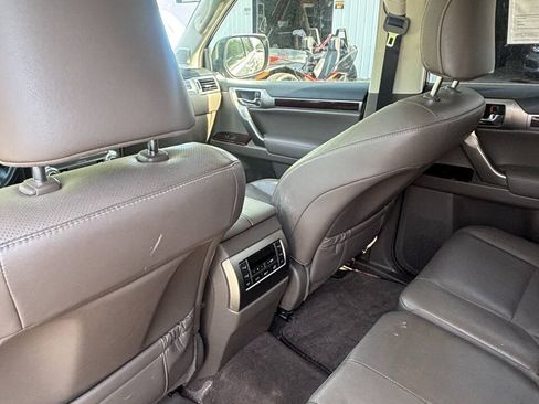 Used 2017 Lexus GX 460 Premium w/ Premium Package AWD/4WD image 11