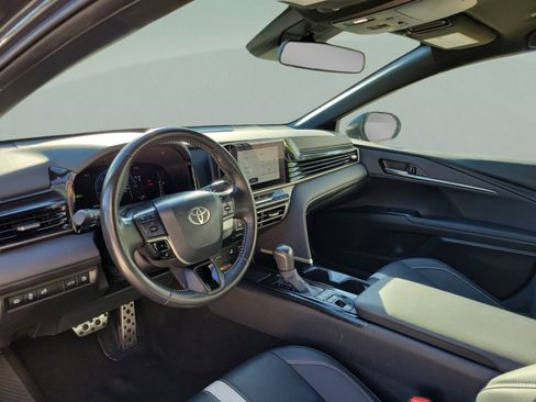 Used 2025 Toyota Camry SE FWD image 27