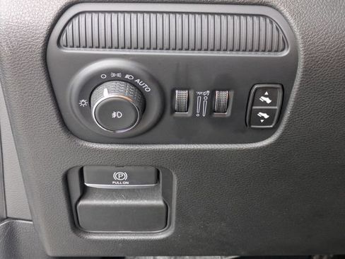 Used 2024 Jeep Wagoneer Series II w/ Flexible Seating Group RWD image 17