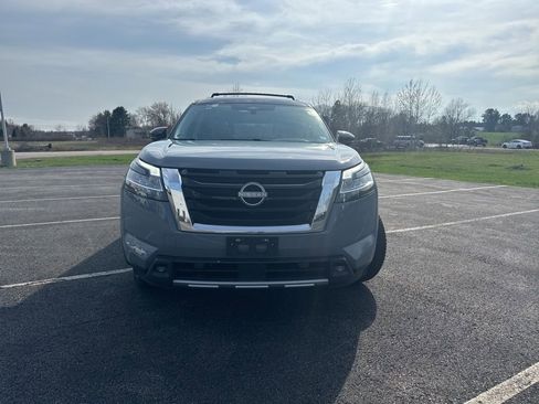 Used 2022 Nissan Pathfinder Platinum image 8