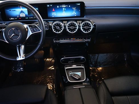 Used 2025 Mercedes-Benz CLA 250 CLA250 w/ Exclusive Package image 11