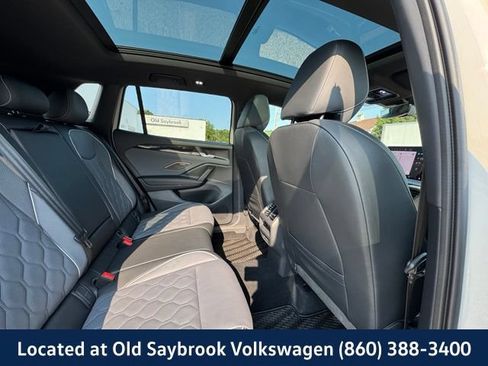 Certified 2025 Volkswagen Tiguan SEL R-Line AWD/4WD image 26