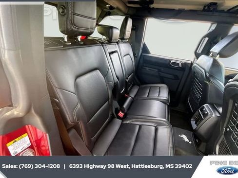 Used 2025 Ford Bronco Badlands image 20