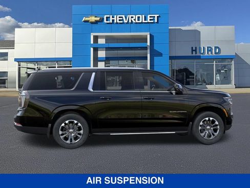 New 2026 Chevrolet Suburban LT w/ Comfort Package AWD/4WD image 6