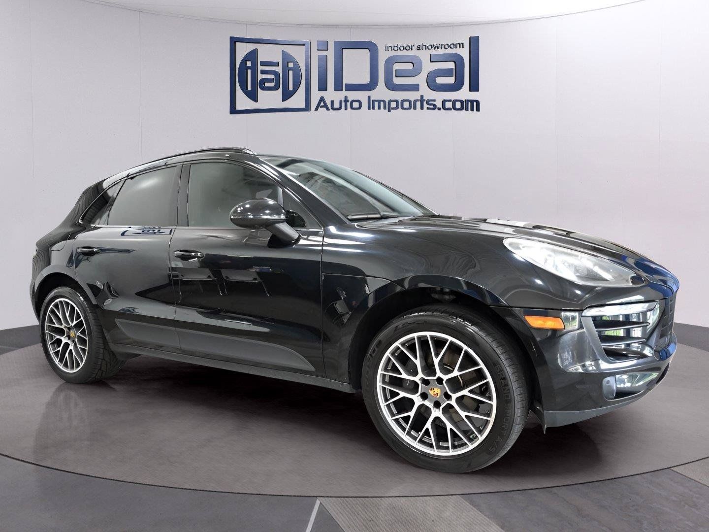 Used 2018 Porsche Macan AWD/4WD image 7