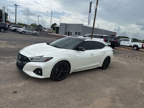 Used 2023 Nissan Maxima SR w/ Sport Mat Group FWD image 6