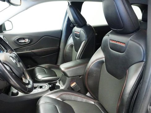 Certified 2020 Jeep Cherokee Trailhawk w/ Cold Weather Group image 27