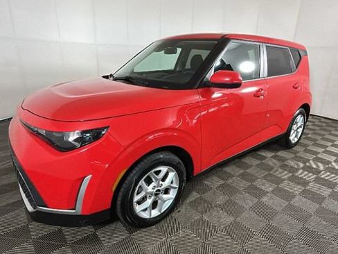 Used 2024 Kia Soul LX w/ Option Group 015 FWD image 6