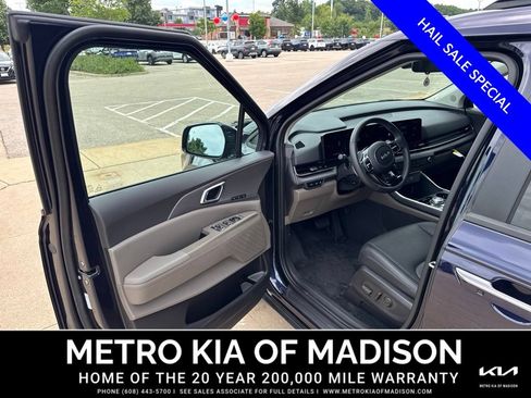 Used 2026 Kia Carnival EX FWD image 10