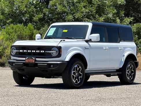 Used 2024 Ford Bronco Outer Banks AWD/4WD image 8