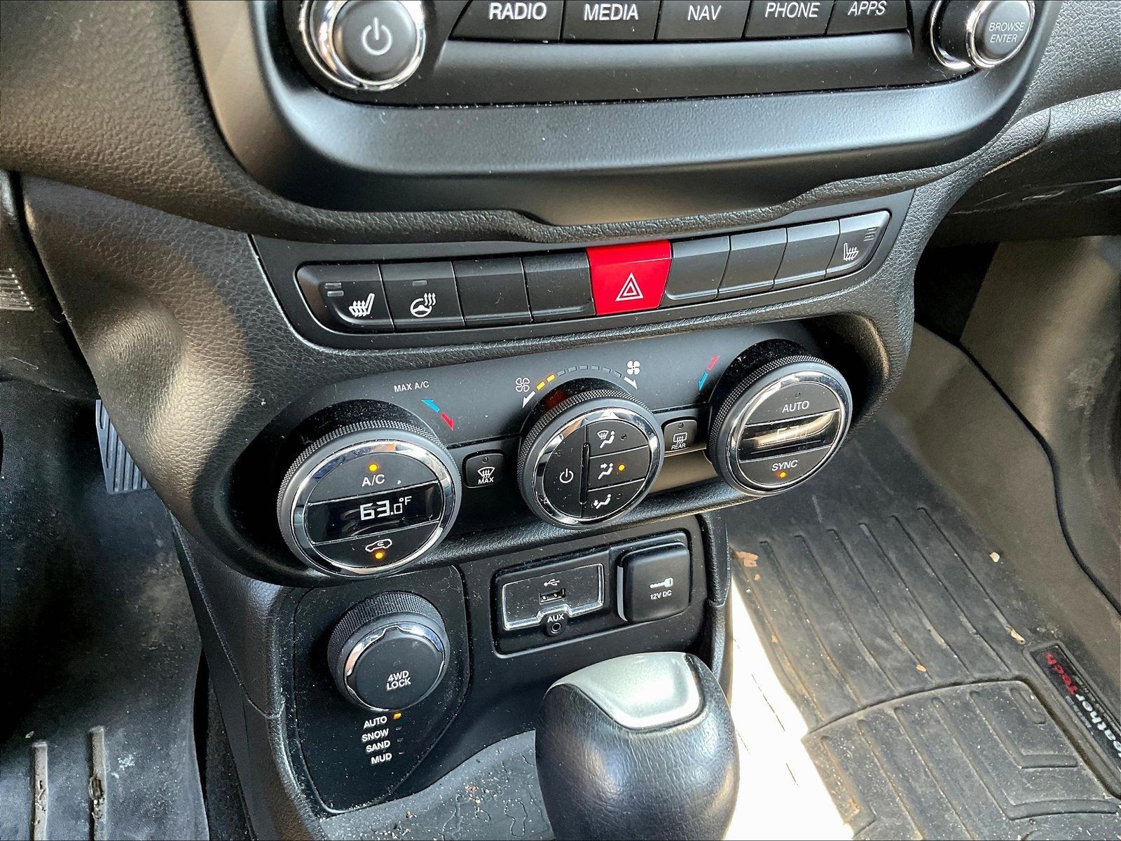 Used 2016 Jeep Renegade Limited AWD/4WD image 15