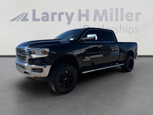 Used 2019 RAM 1500 Laramie AWD/4WD image 1