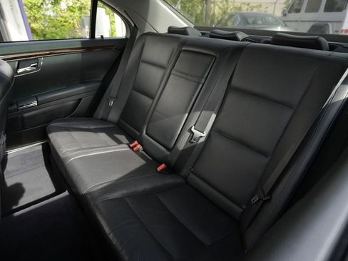 Used 2011 Mercedes-Benz S 550 4MATIC image 24