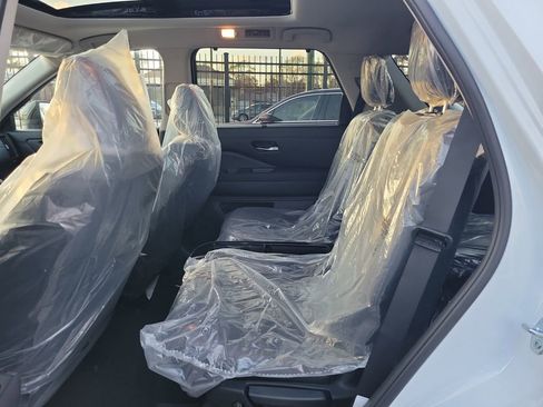 New 2026 Nissan Pathfinder Platinum AWD/4WD image 12
