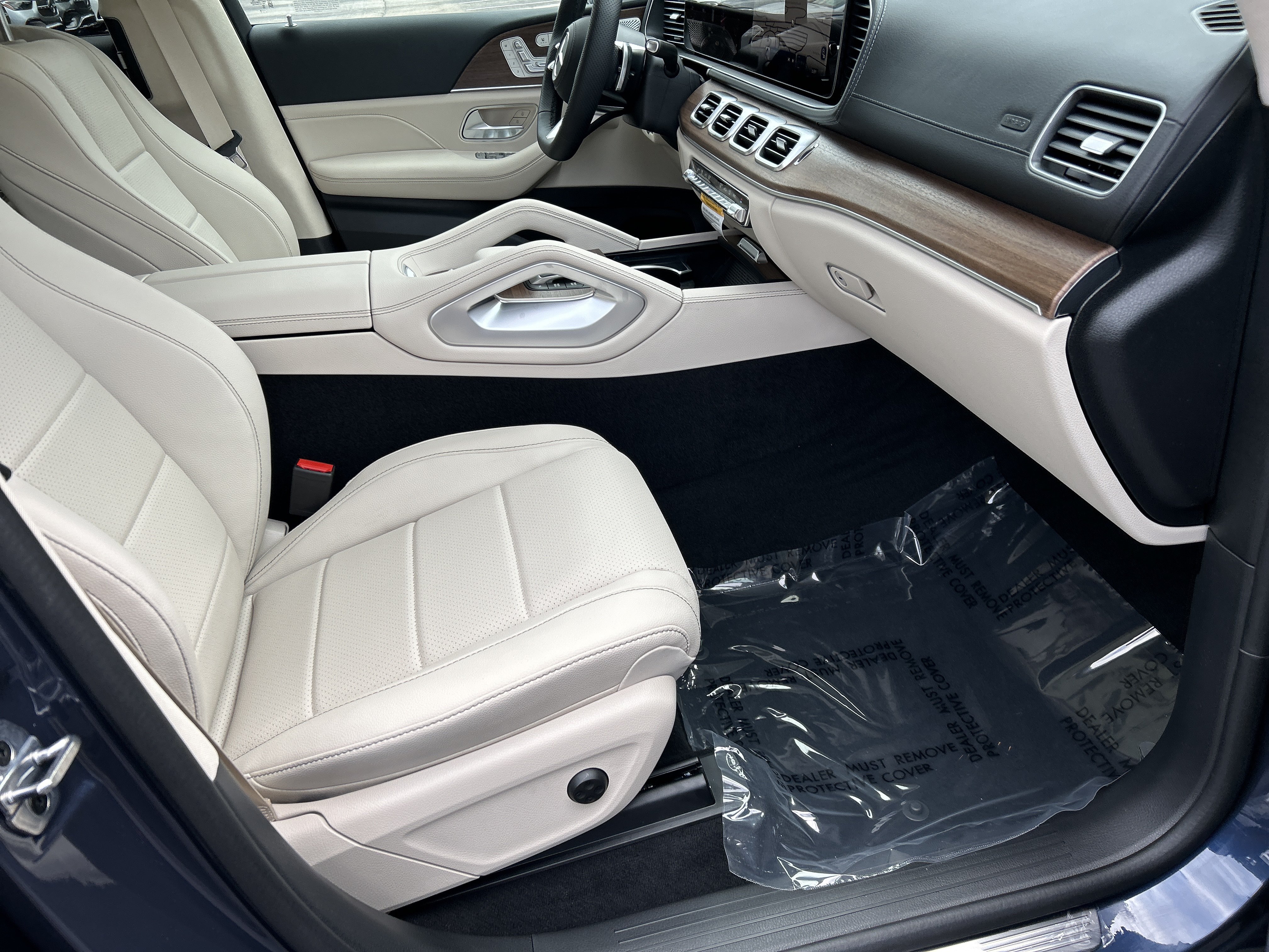 New 2026 Mercedes-Benz GLS 450 4MATIC image 47